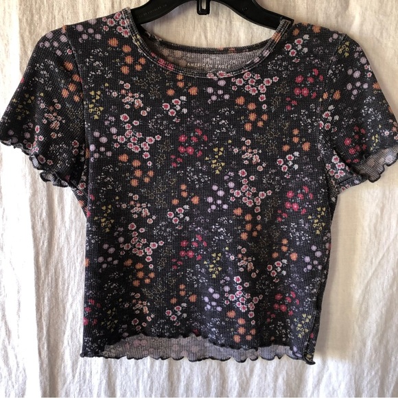 NWOT American Eagle crop top floral textured tee with scallop edge detail M - Picture 1 of 4